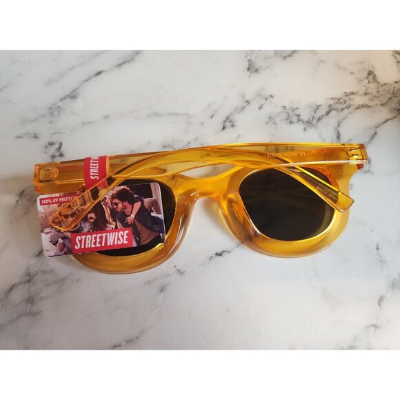 Yellow Streetwise Sunglasses With UV 400 Protection - Picture 2 of 4